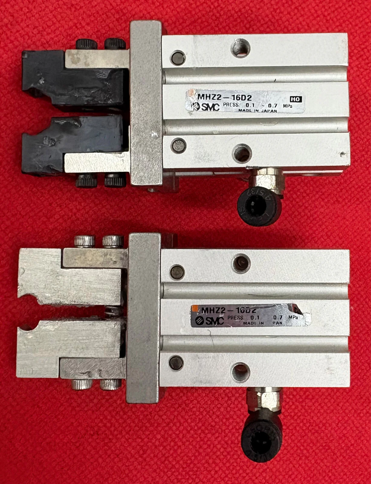 SMC MHZ2-16D2 PNEUMATIC PARALLEL FINGER GRIPPER 16mm – 1 LOT QTY 2
