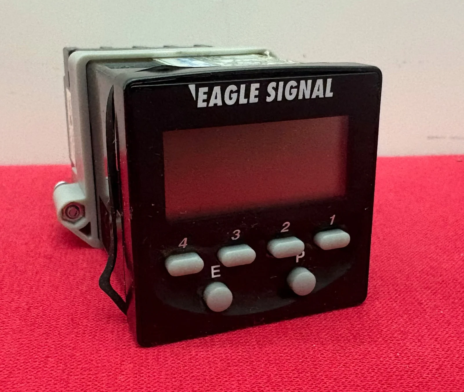 EAGLE SIGNAL LCD TIMER B856-500 (?) w/ OMRON P3GA-11 – PARTS/REPAIR