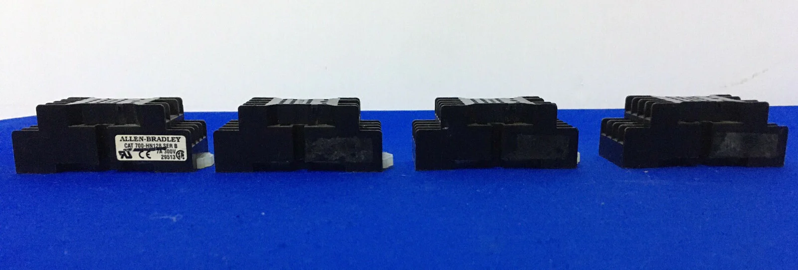 1 LOT QTY OF 4 – Allen-Bradley AB 700HN1228B / 700HN1228B SER B RELAY SOCKET
