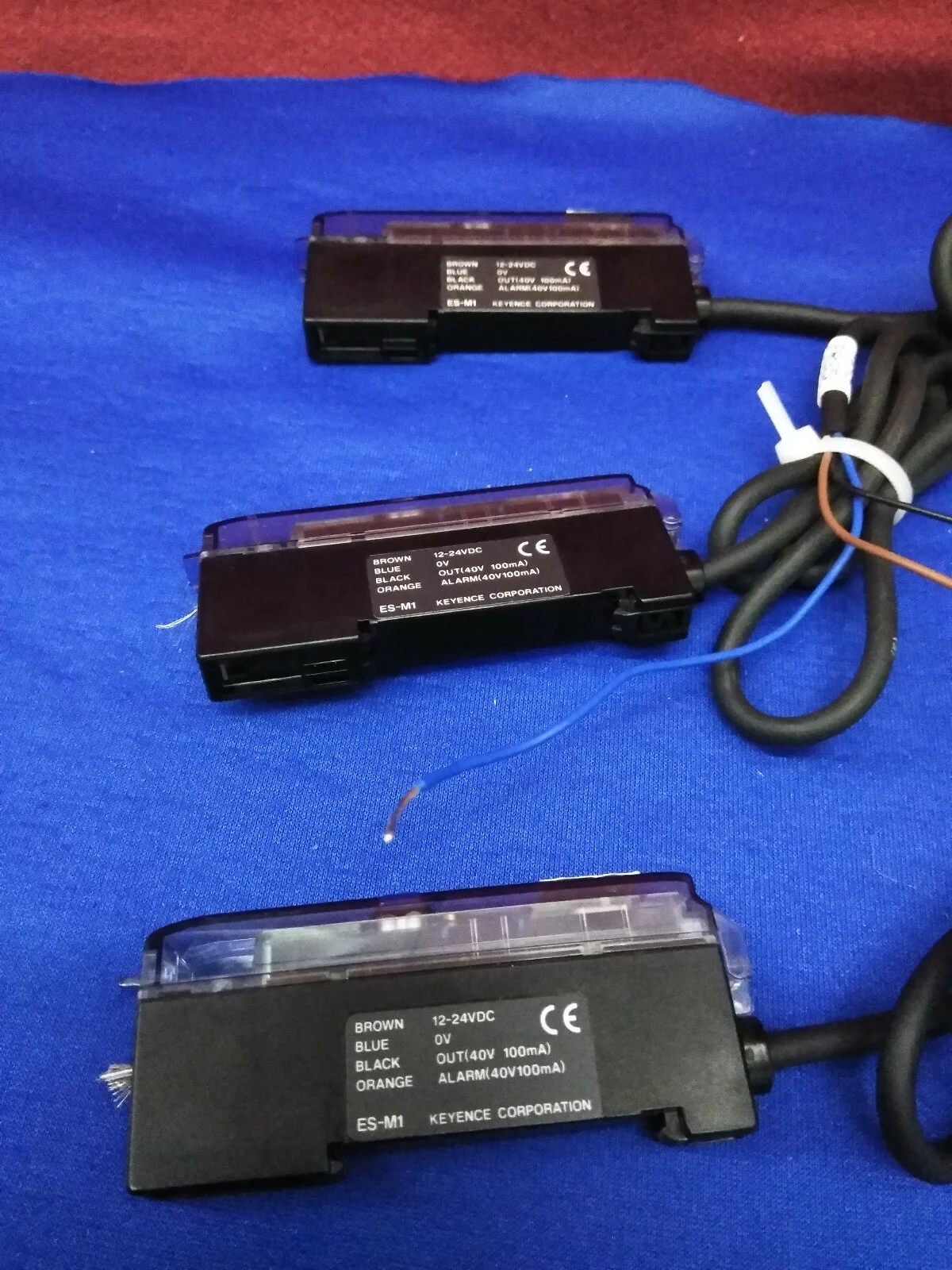 1 LOT QTY OF 3 – KEYENCE ES-M1  PROXIMITY SWITCH AMPLIFIER