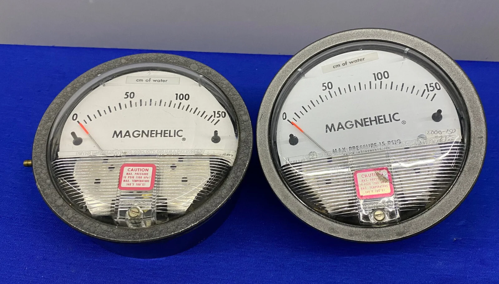 DWYER MAGNEHELIC 2000-150CM WATER PRESSURE GAUGE MAX PRESS 15 PSIG – 1 LOT OF 2