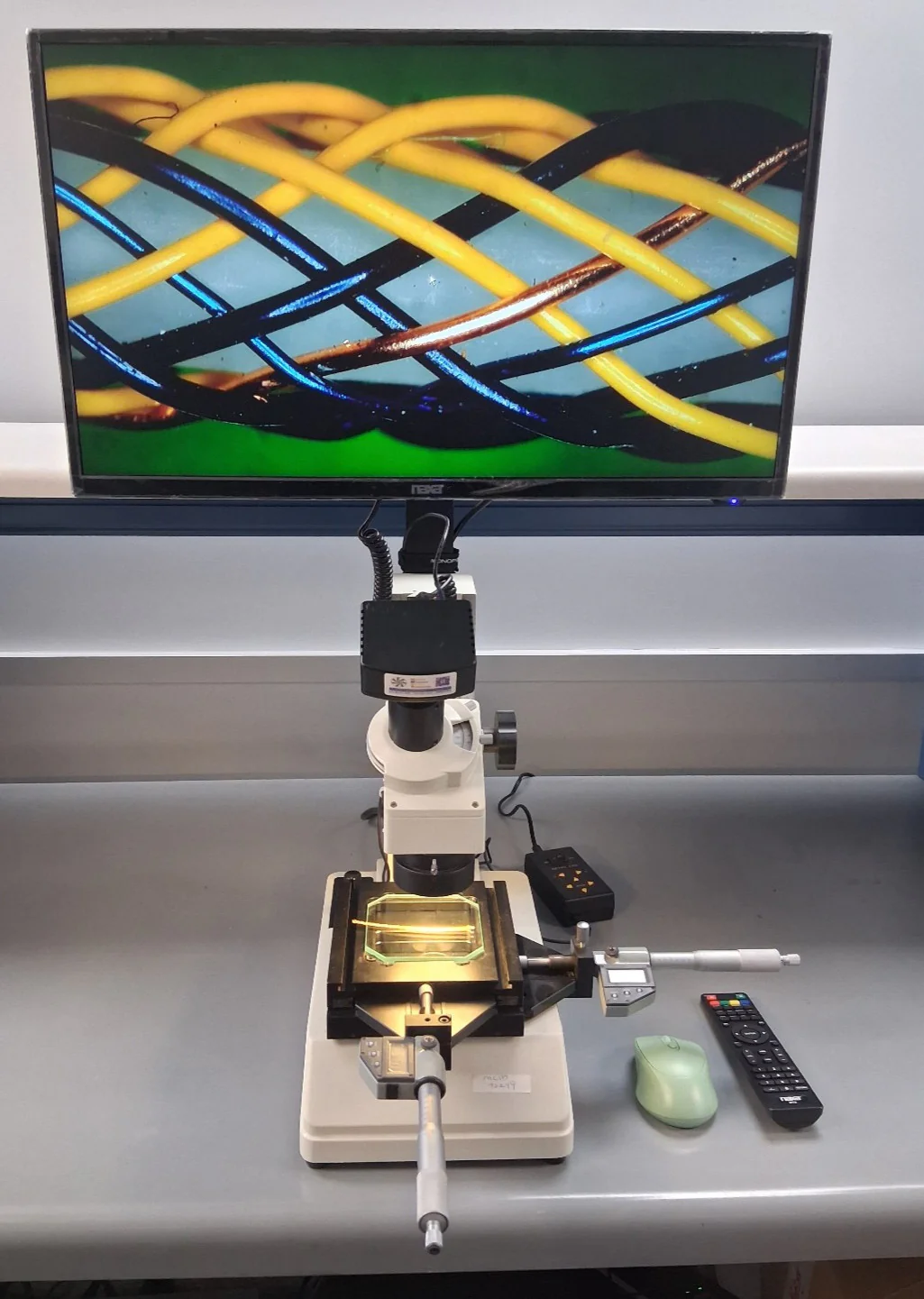 MMBT-1DM XY Tool Scope 20X Toolmakers Manual Microscope  2″x2″ Stage HDMI Camera