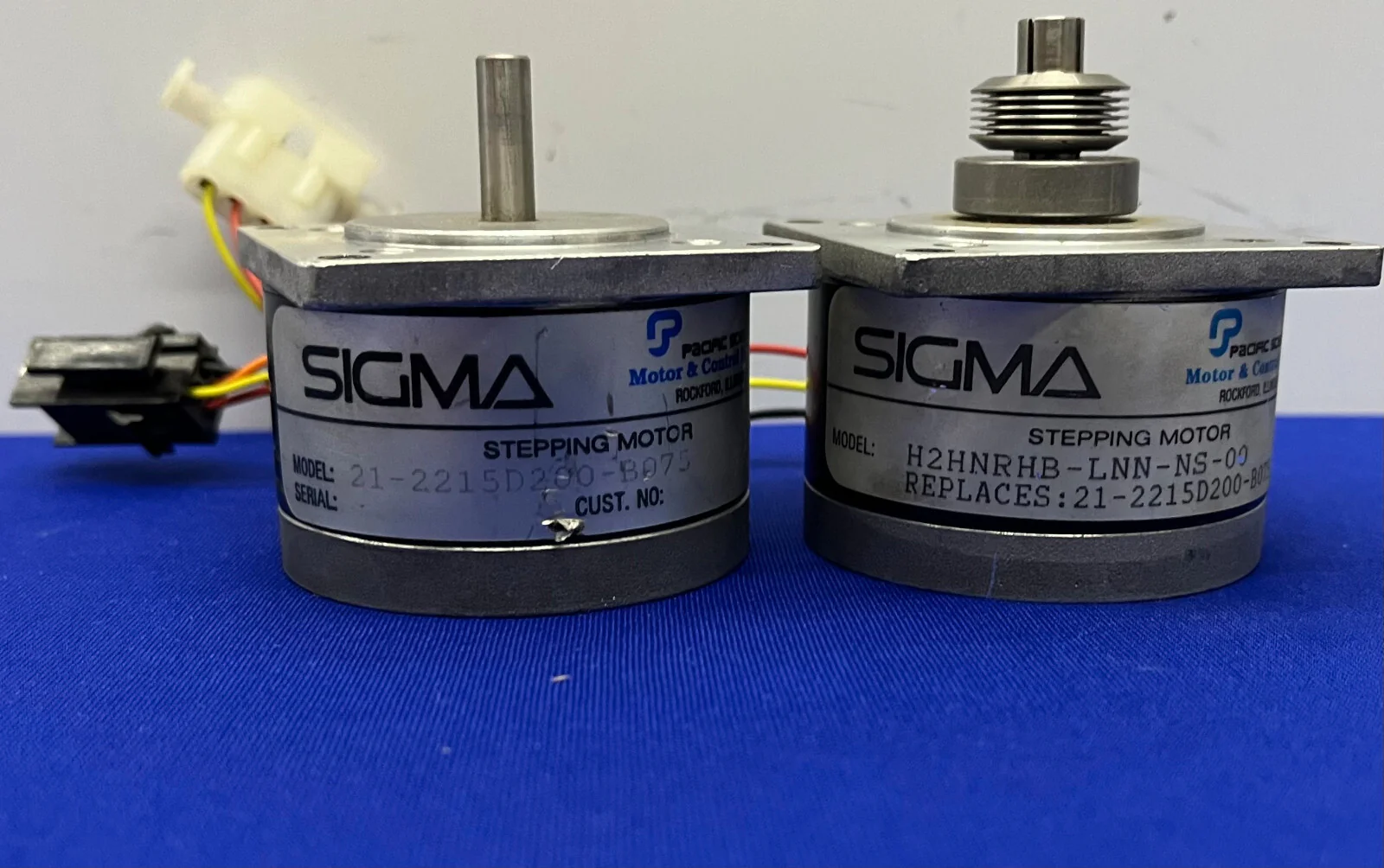 PACIFIC SCIENTIFIC SIGMA 21-2215D200-B075 HZHNRHB-LNN-NS-00 STEPPER MOTOR  QTY 2