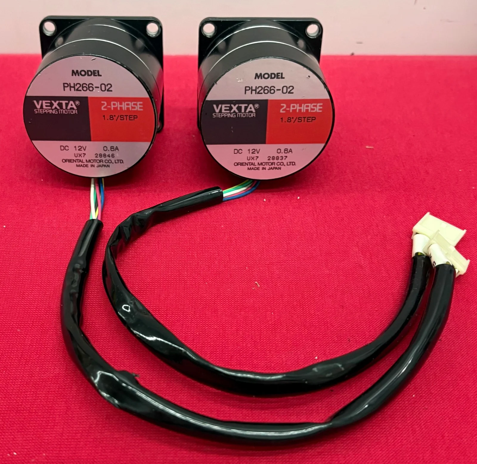 ORIENTAL MOTOR VEXTA® STEPPING MOTOR PH266-02 – 1 LOT QTY 2