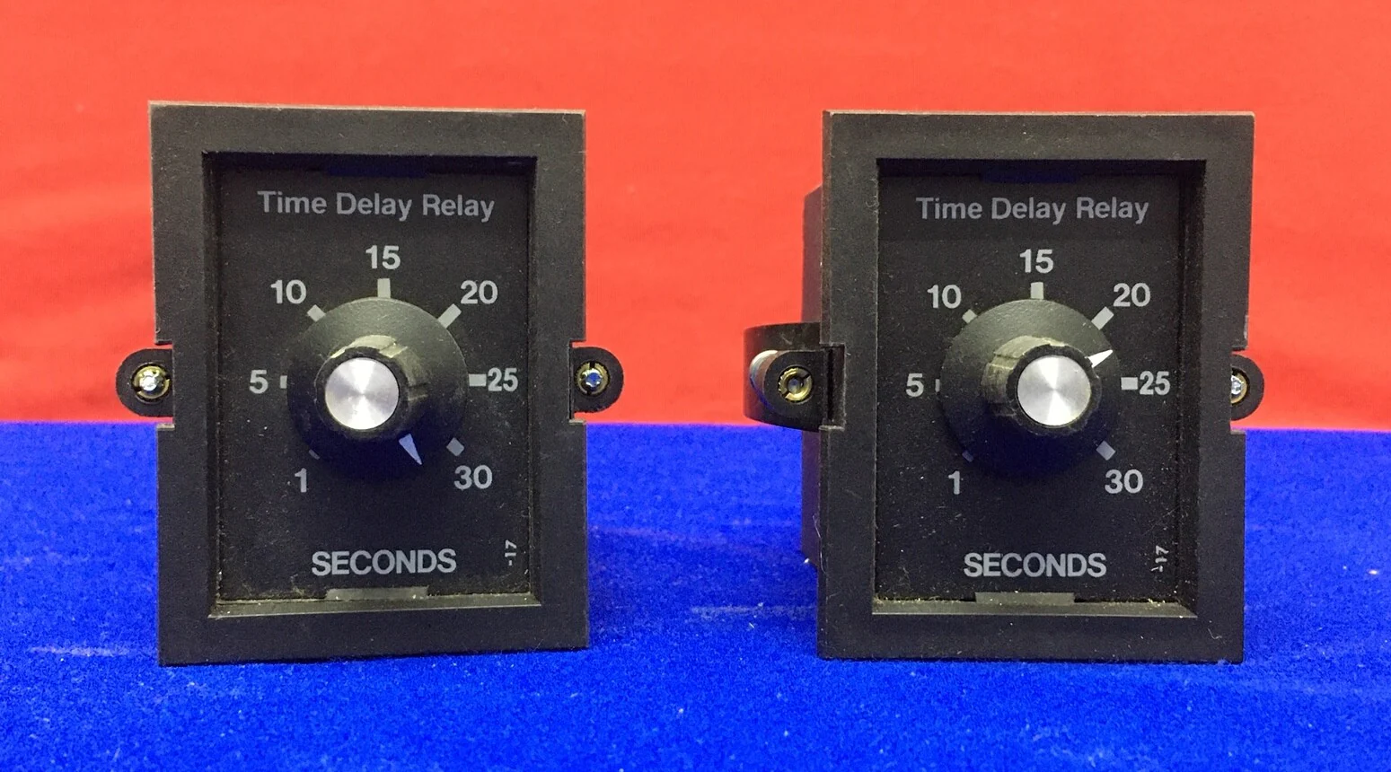 QTY 2 – ENTRELEC SSAC / TRM120A2Z30 TIME DELAY RELAYS