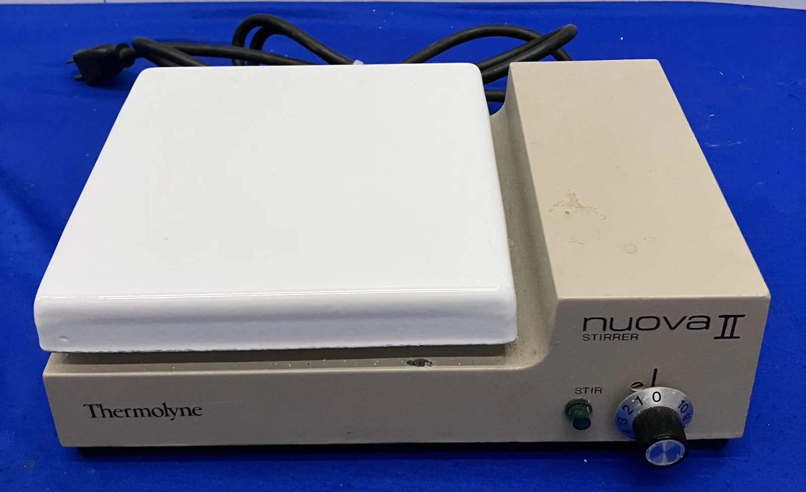 THERMOLYNE NUOVA II / S18525STIRRER PLATE ITEM IS USED TESTED WORKS 7″ X 7″