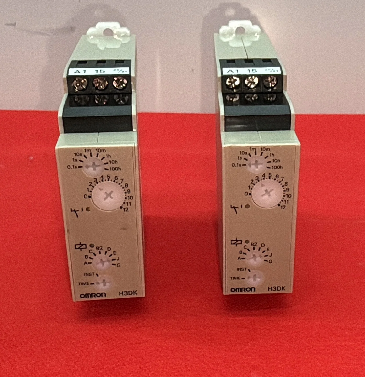 OMRON H3DK / H3DK-M2 TIMER RELAY 24-240 V AC/DC 50/60Hz – 1 LOT QTY 2