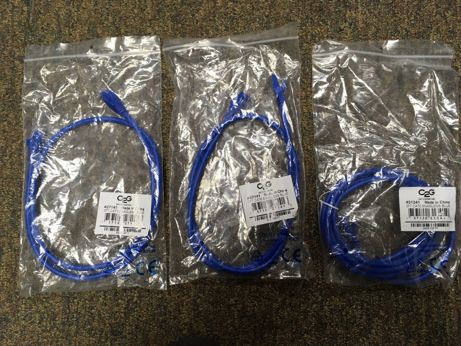 C2G QTY 2 27141 3′ CAT6 E QTY 1 31341 5′ CAT6 SNAGLESS BLUE  3 Total CABLES