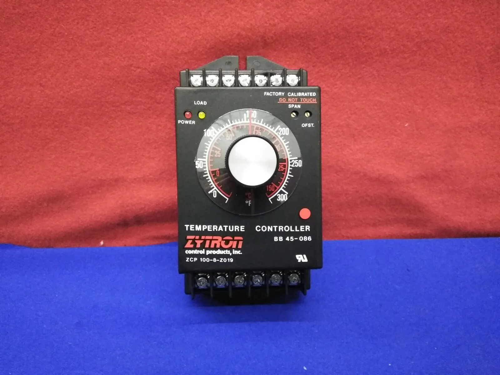 ZYTRON BB 45-086  ZCP 100-8-Z019 TEMPERATURE CONTROLLER
