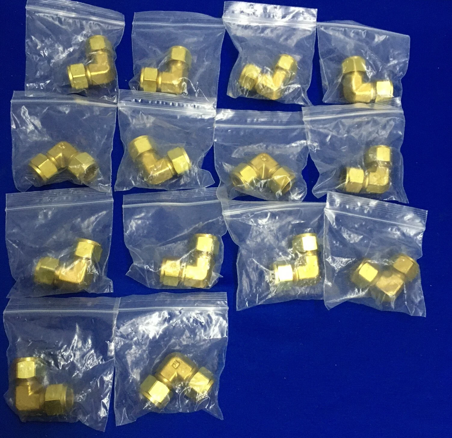 PARKER HANNIFIN 10-10 EBZ-B UNION ELBOW BRASS SELLING AS ‘1 LOT OF QTY 14 ELBOWS