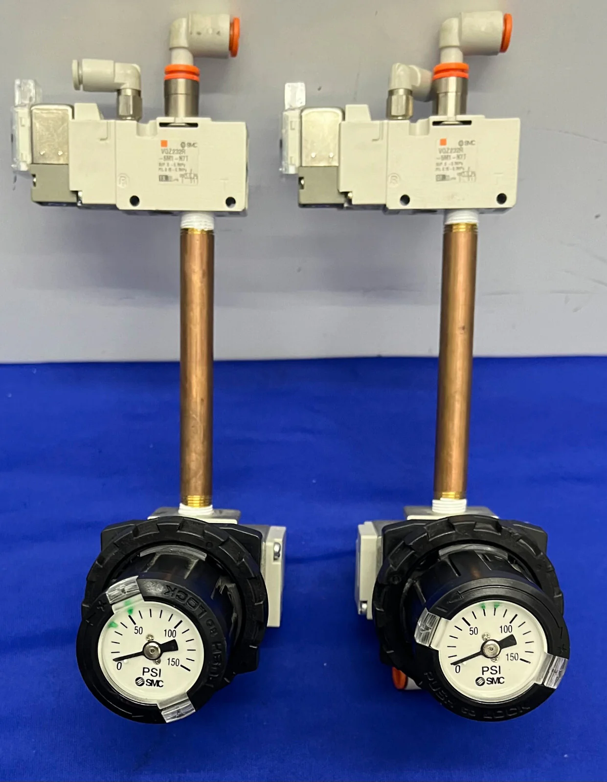 SMC REGULATOR PRESSURE GAUGE ARG20-N01G2-Z w/ SMC VQZ232R-5M1-N7T – 1 LOT QTY 2