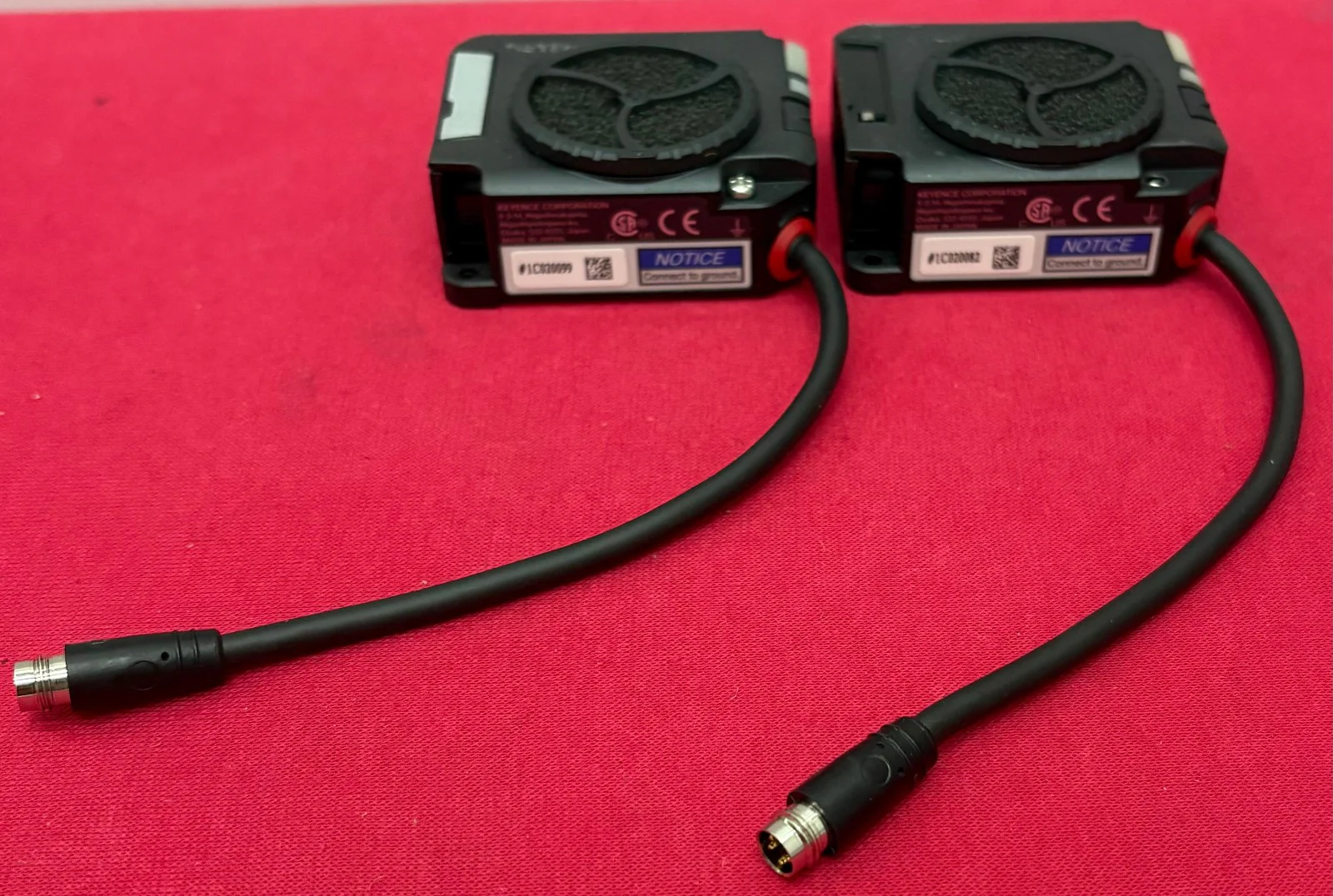 LOT OF 2 KEYENCE SJ-L005F COMPACT FAN STATIC ELIMINATOR IONIZER