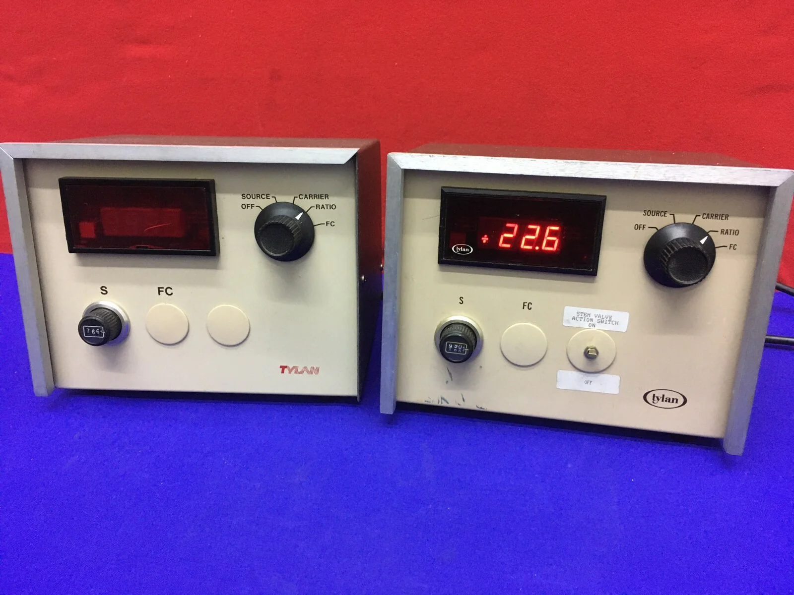 1 LOT QTY 2 – FOR PARTS/REPAIR  TYLAN READOUT BOX RO-5