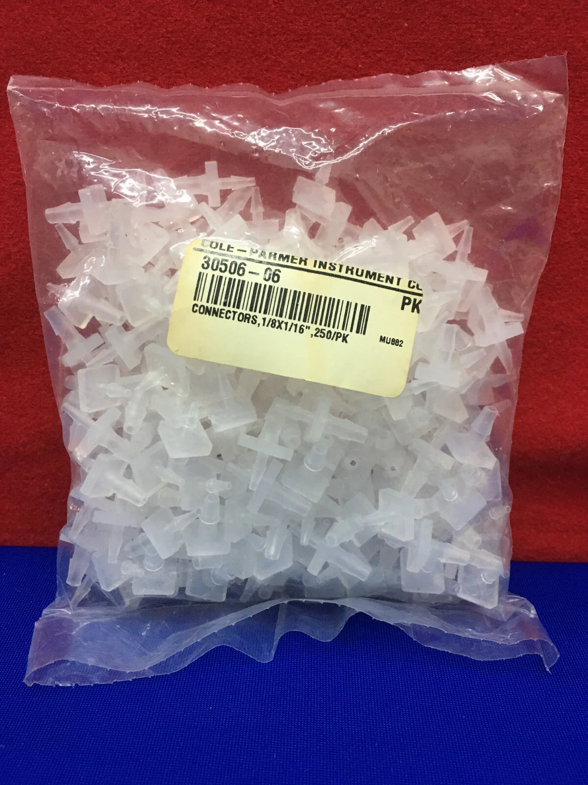 1 PACKAGE OF COLE-PARMER / COLE PARMER 30506-06 CONNECTORS 1/8X1/16″ 250/PK