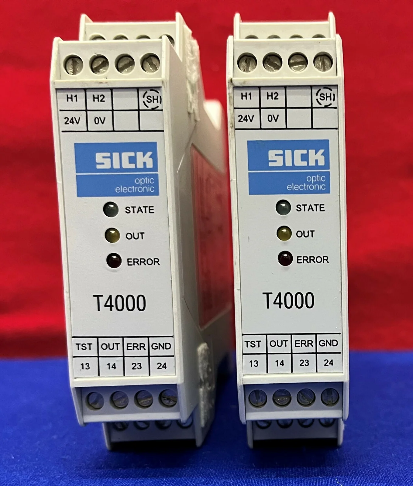 1 Lot QTY OF 2 – Sick Optic Electronic T4000-1RBA01 Module Control Safety Switch