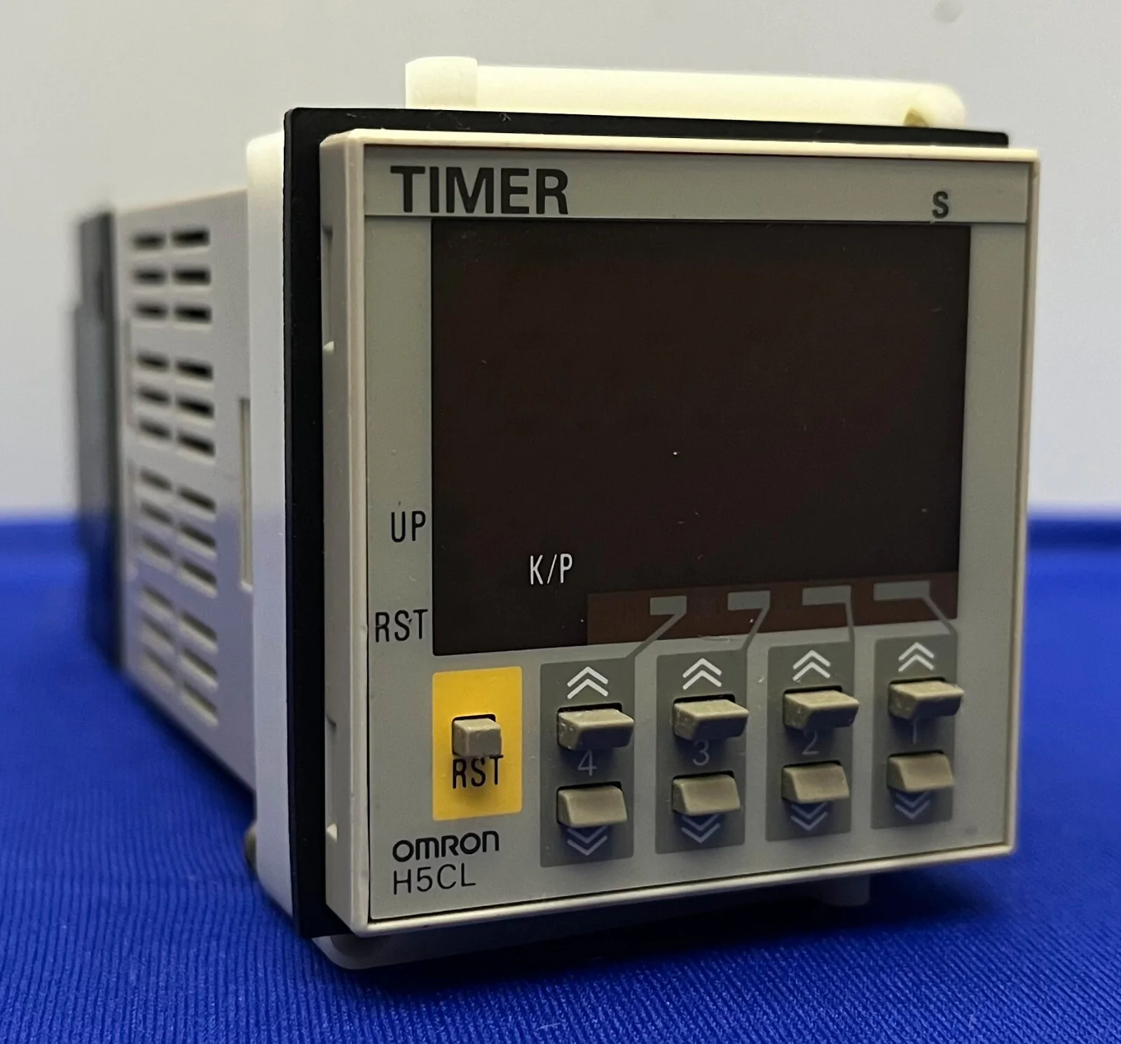 OMRON H5CL H5CL-A DIGITAL TIMER w/ OMRON BASE P3GA-11 – FOR PARTS/REPAIR