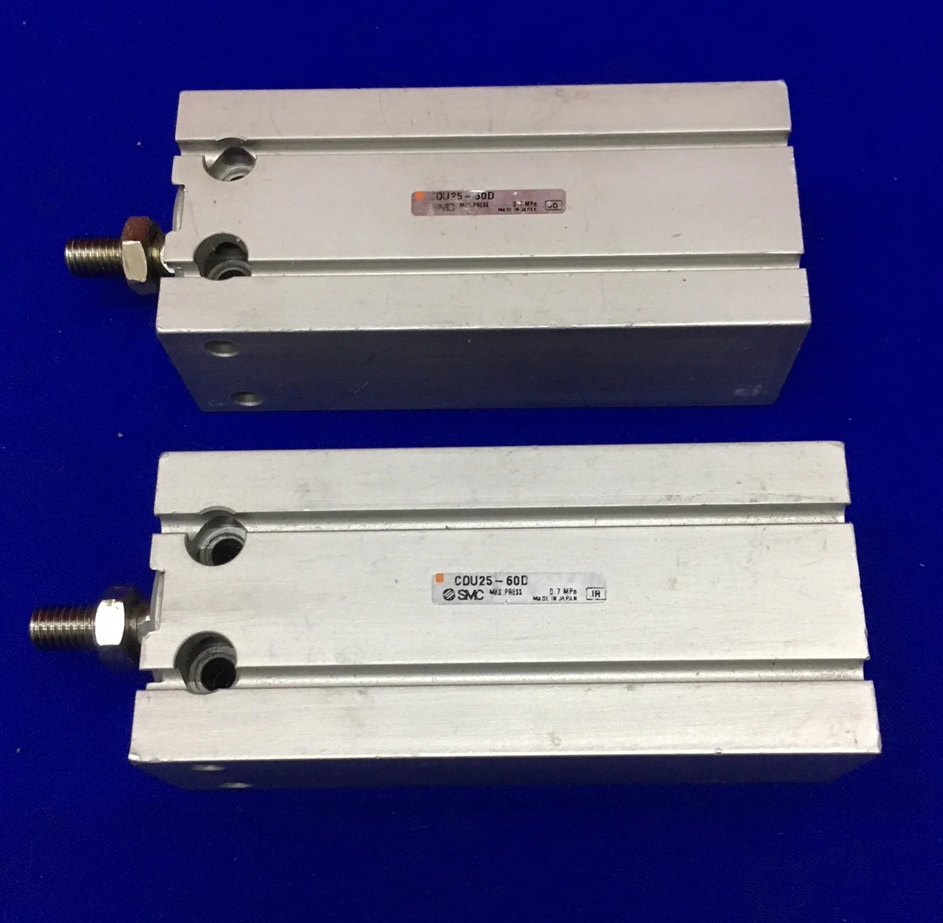 QTY 2 – SMC CDU25-60D FREE MOUNT CYLINDERS MAX PRESSURE 0.7 MPa