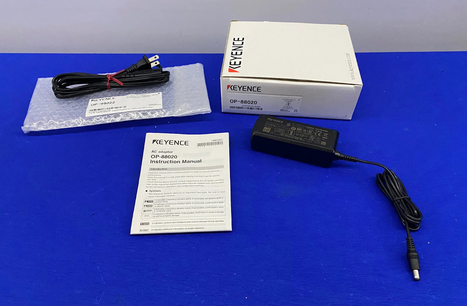 KEYENCE OP-88020 AC ADAPTOR POWER SUPPLY & OP-99022 AC CABLE