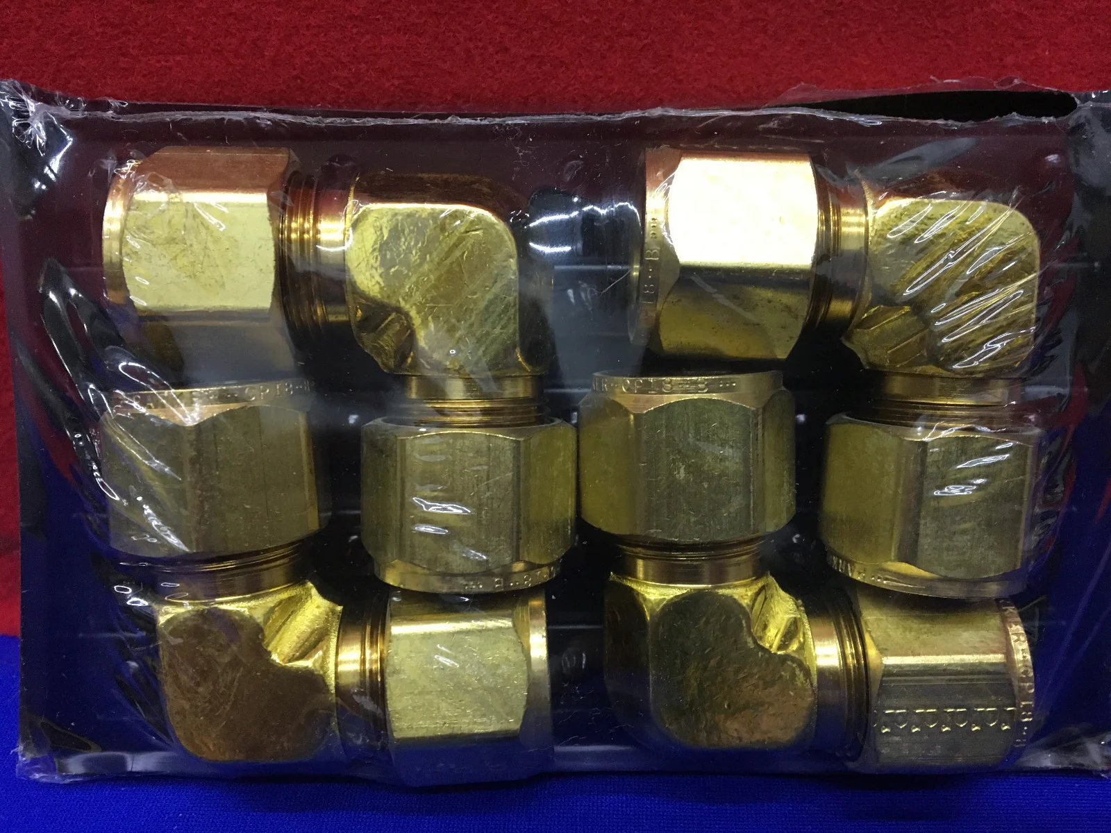 1 PACKAGE QTY 4 – PARKER CPI 8 – B 90 DEGREE BRASS CONNECTORS