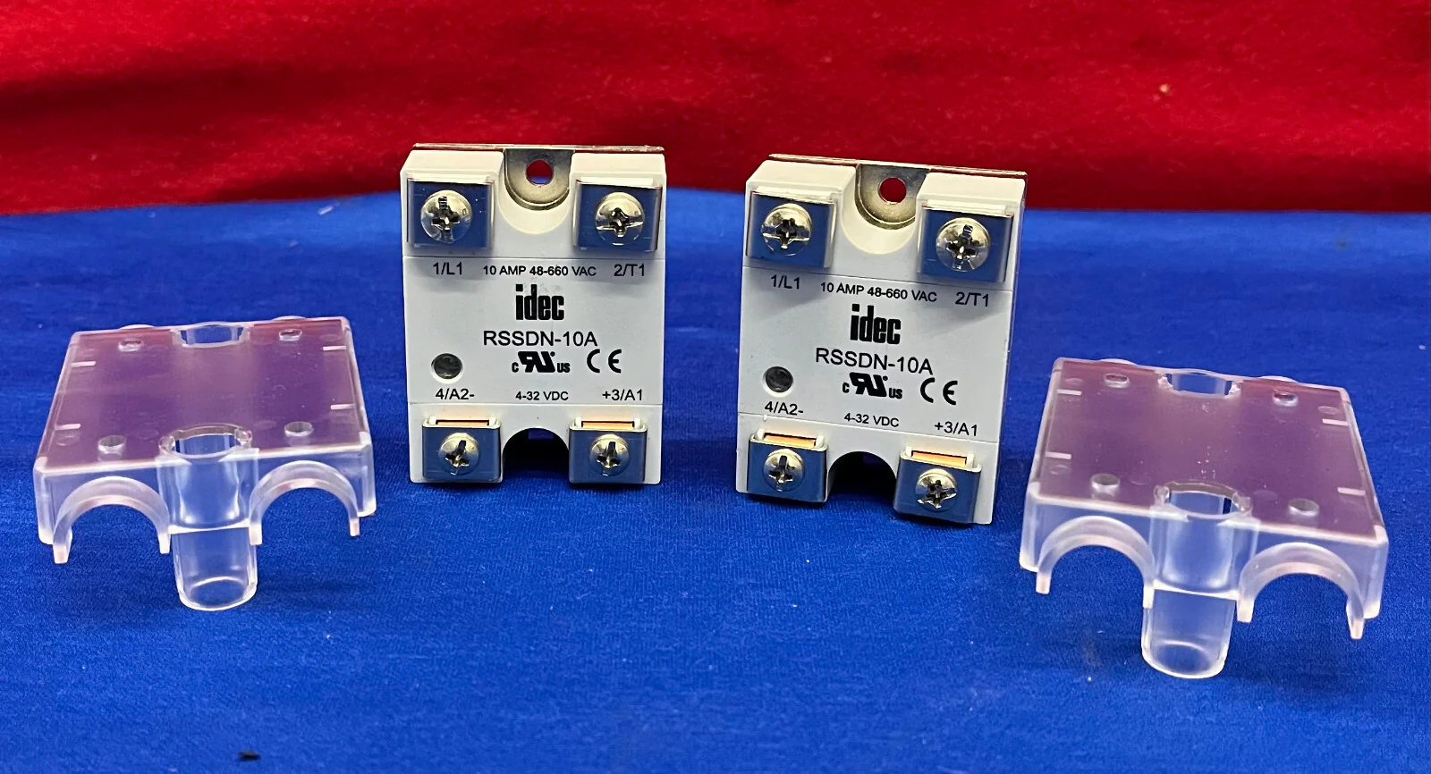 1 LOT QTY OF 2 – IDEC RSSDN-10A SOLID STATE RELAY W/COVER