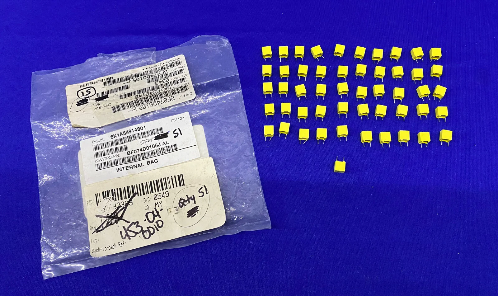 BF074D0105J FILM CAPACITORS 1UF 5% 63VDC RADIAL – 1 PACKAGE QTY 51