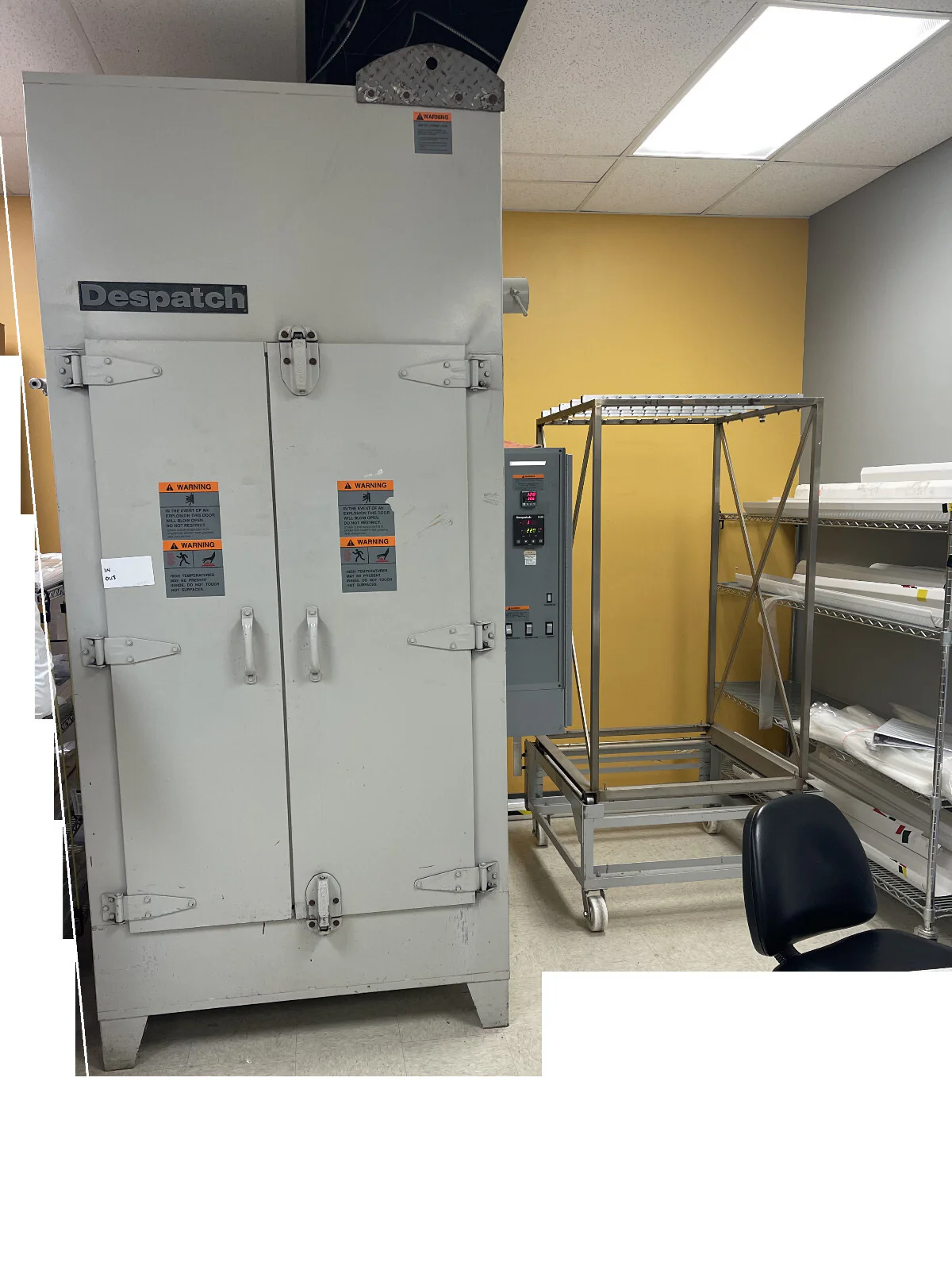 DESPATCH OVEN PRC2-45-2E MAX 500°F I/D 5′ H X 3′ W X 3′ D 2 ROLL IN HANGER CARTS