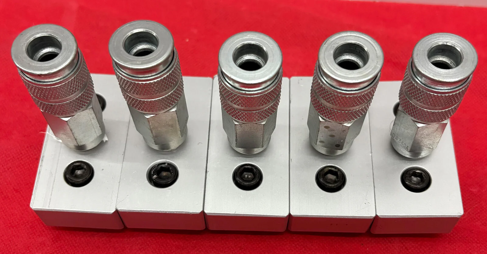 80/20 SERIES 15 2150 3/8” NPT 3-HOLE PRESSURE MANIFOLD PLATE W/ DW340A – QTY 5