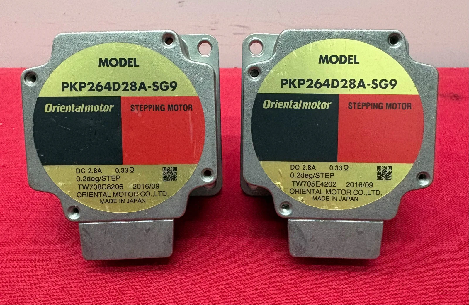 ORIENTAL MOTOR PKP264D28A-SG9 HIGH-TORQUE 2PH STEPPER MOTOR – 1 LOT QTY 2