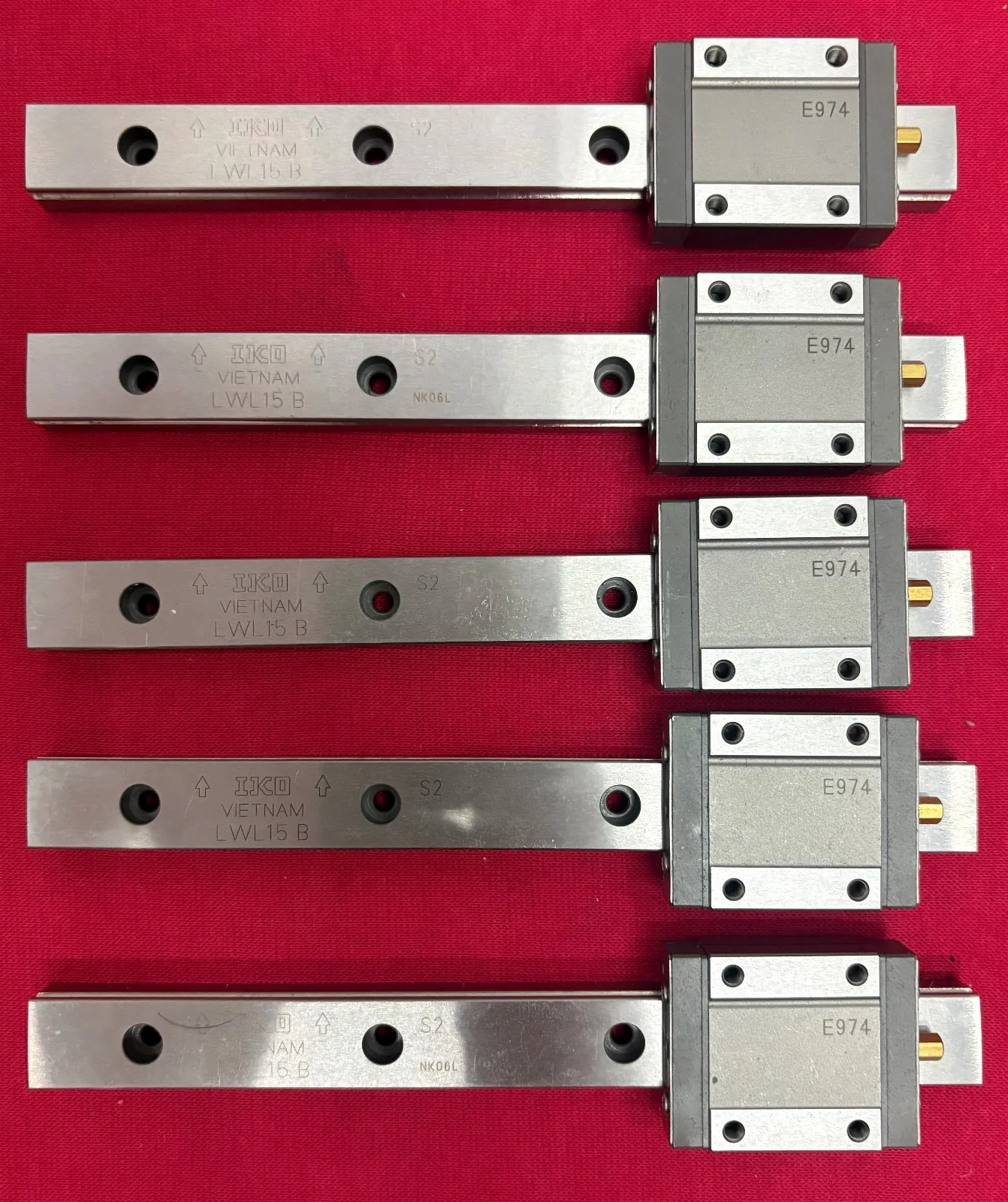 IKO LWL15B LINEAR GUIDE RAIL SLIDE BLOCK E974 – 1 LOT QTY 5