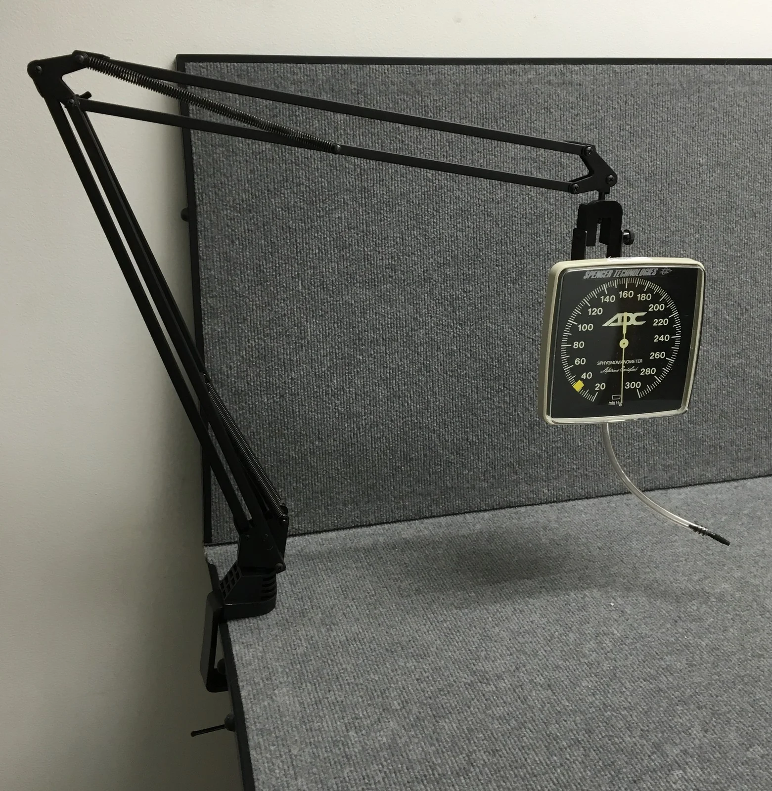 SPENCER TECHNOLOGIES ADC SPHYGMOMANOMETER WITH ADJUSTABLE ARM & TABLE CLAMP