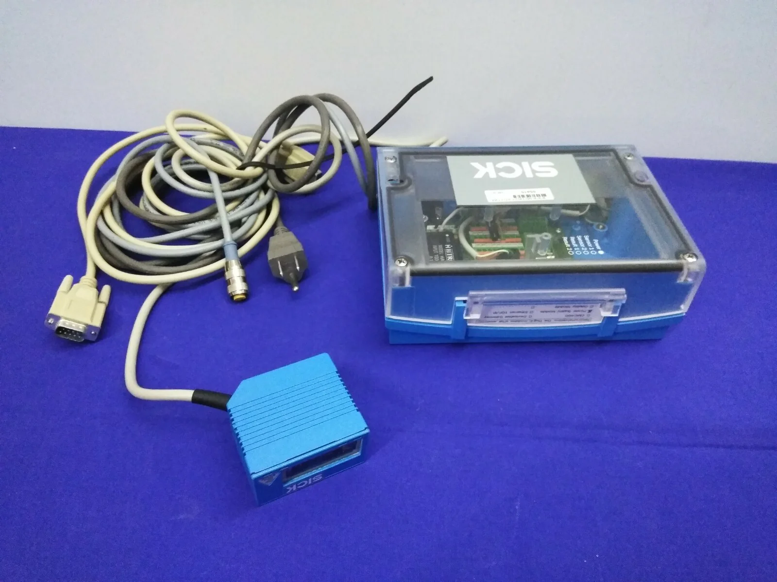 SICK BAR CODE SCANNER CLV420-0010 & MODEL CDM420-0102 INTERFACE/ CONTROL UNIT